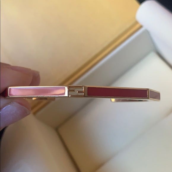 Fendi pink cuff bracelet - Picture 3 of 6